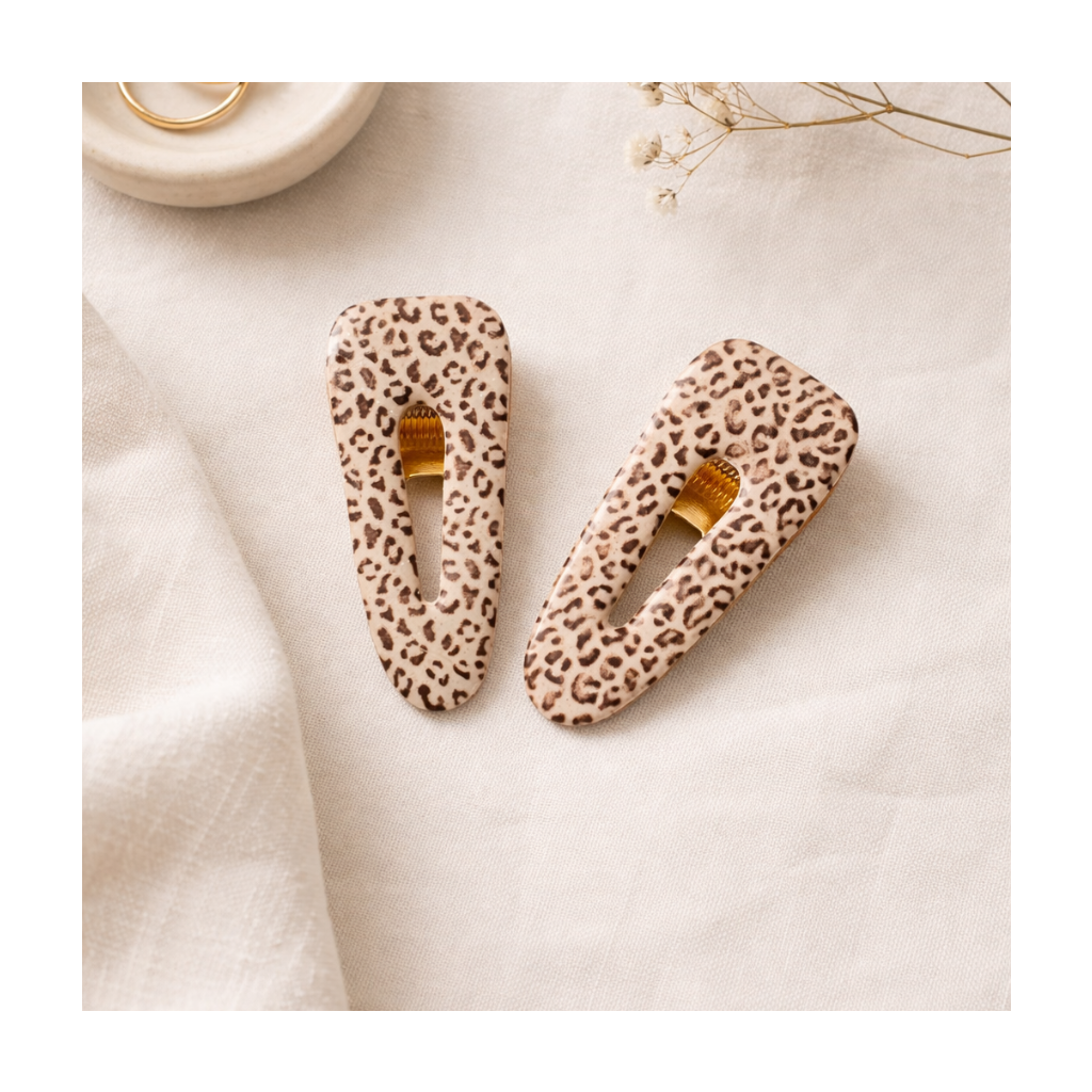 Barrettes motif leopard vernis