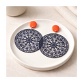 Boucles d'oreilles bleu marine rondes dentelées