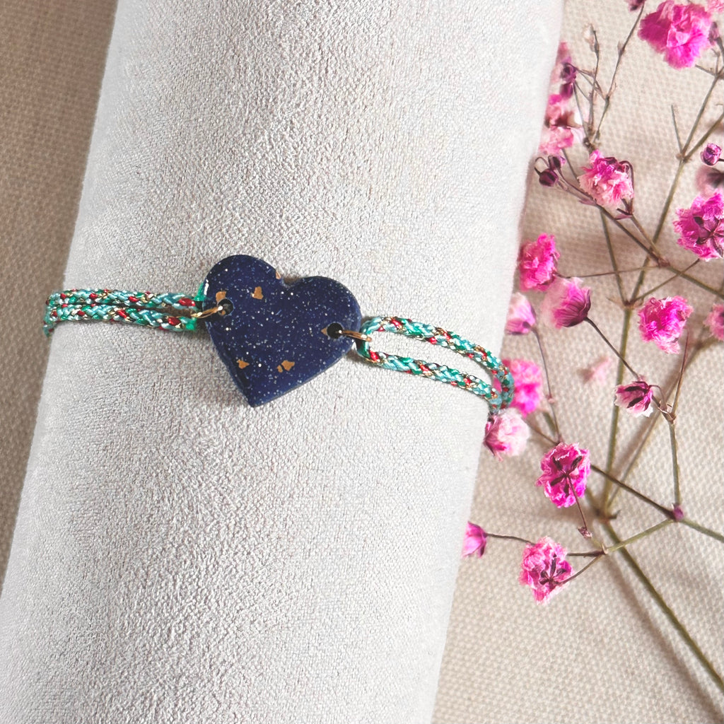 Bracelet cordon turquoise avec breloque coeur