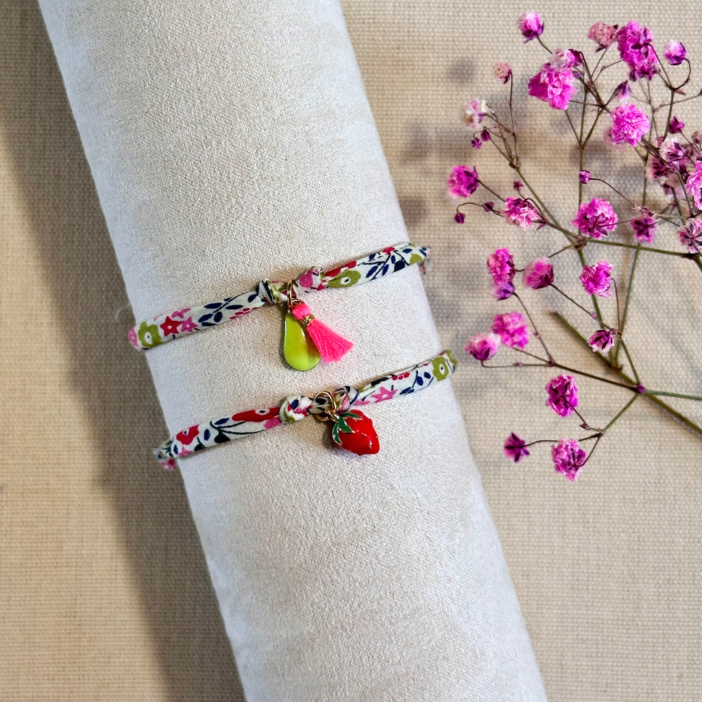 Bracelet en cordons Liberty pompon rose ou fraise