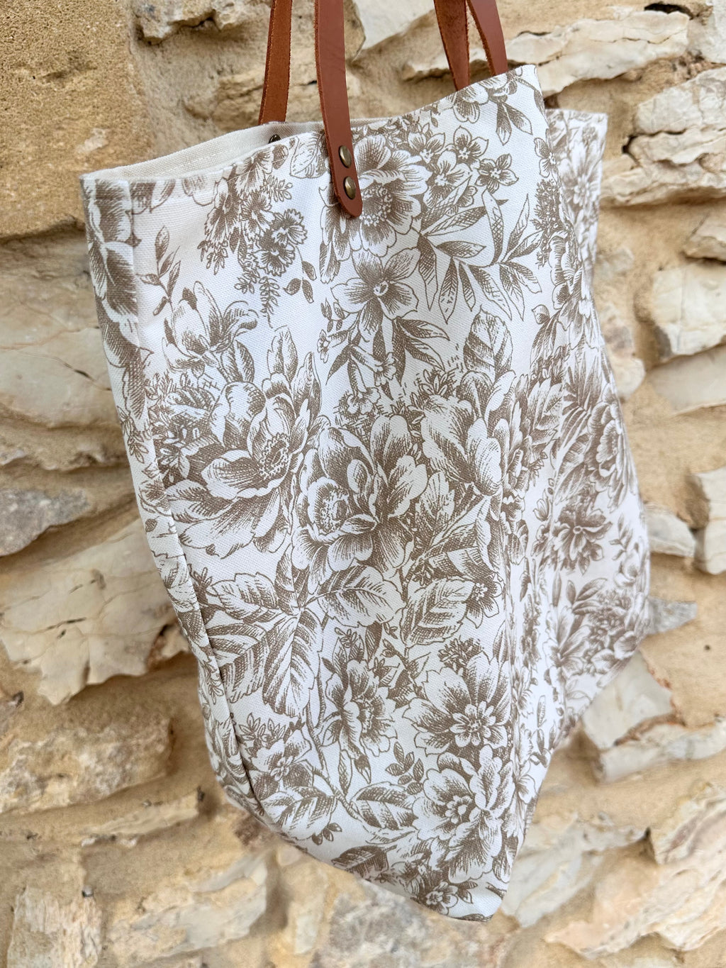 Sac cabas lin fleurs beiges anses en cuir