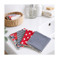Lot de 4 lingettes démaquillantes rouges et bleues