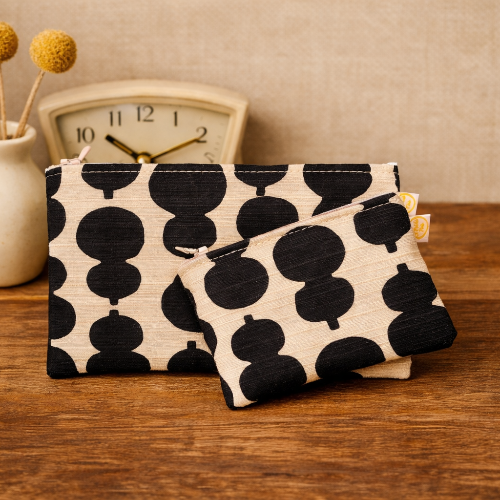 Trousse motifs organiques noirs