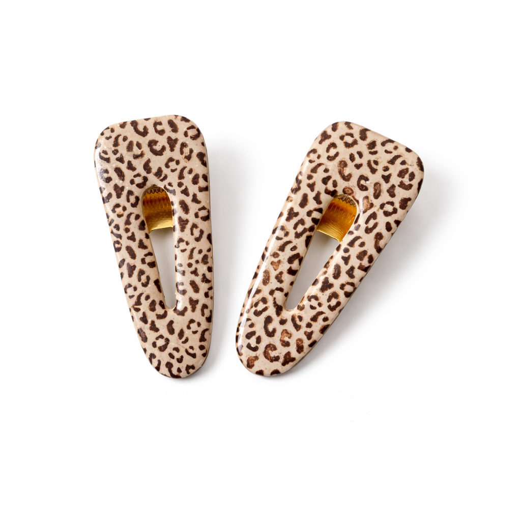 Barrettes motif leopard vernis