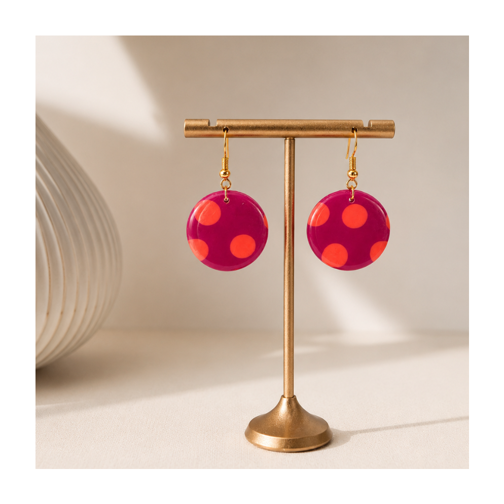 Boucles d'oreilles rondes avec gros pois corail
