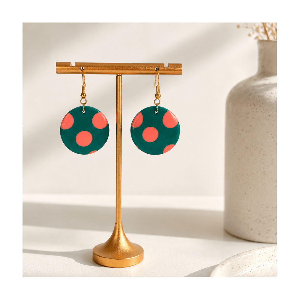 Boucles d'oreilles rondes avec gros pois corail