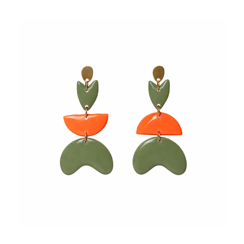 Boucles d'oreilles asymétriques aux formes organiques
