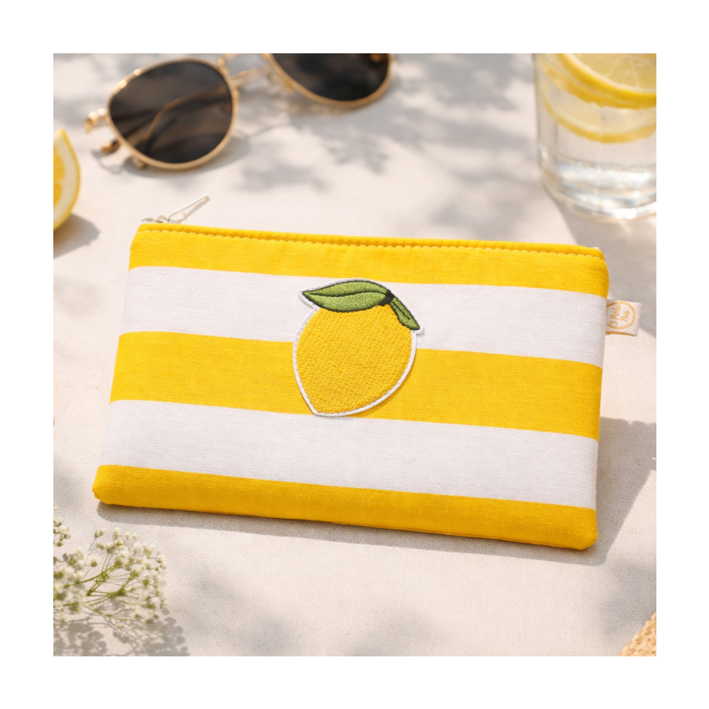 Trousse rayures jaunes et blanches écusson citron